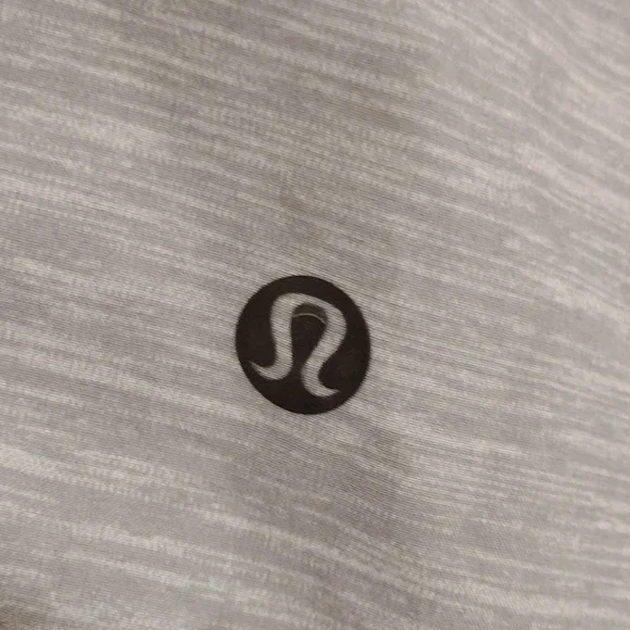 Lululemon Athletica Light Gray Men's Athletic Shorts - Picture 4 of 5